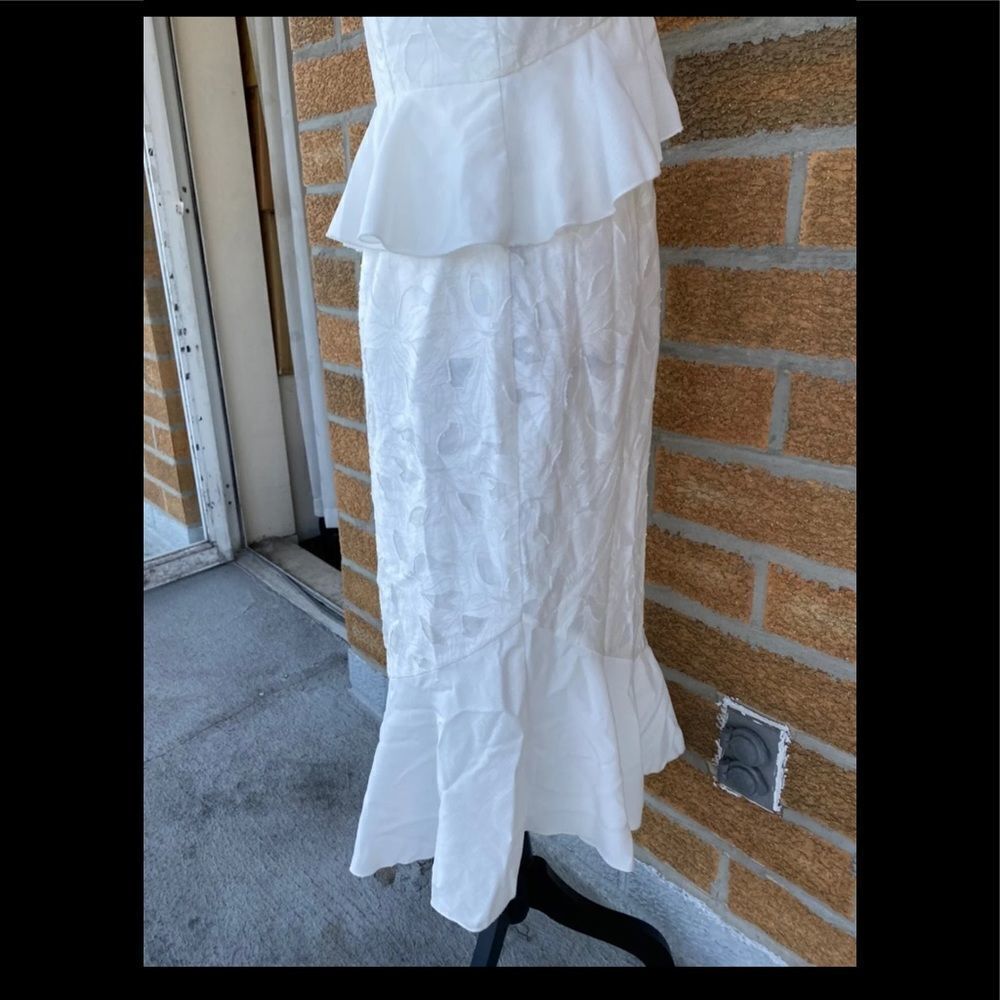 Finders keepers Kindred White Asymmetric midi - Picture 9 of 12